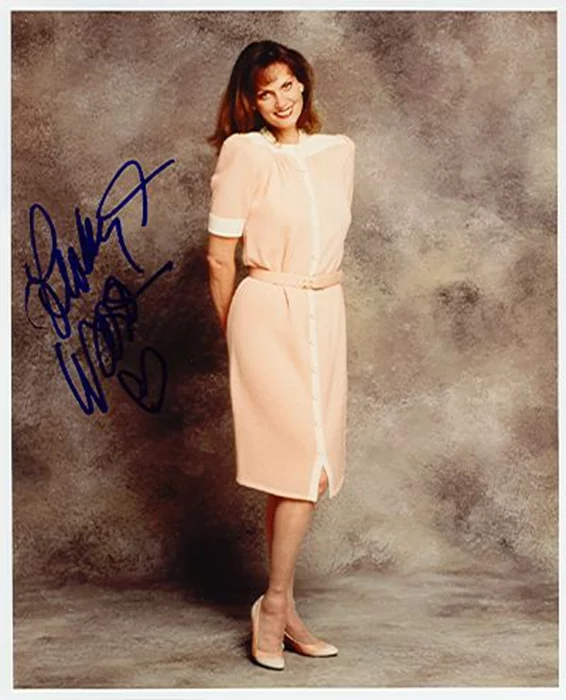 Lesley Ann Warren autograph