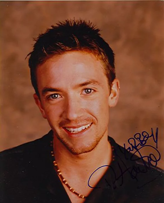 David Faustino autograph