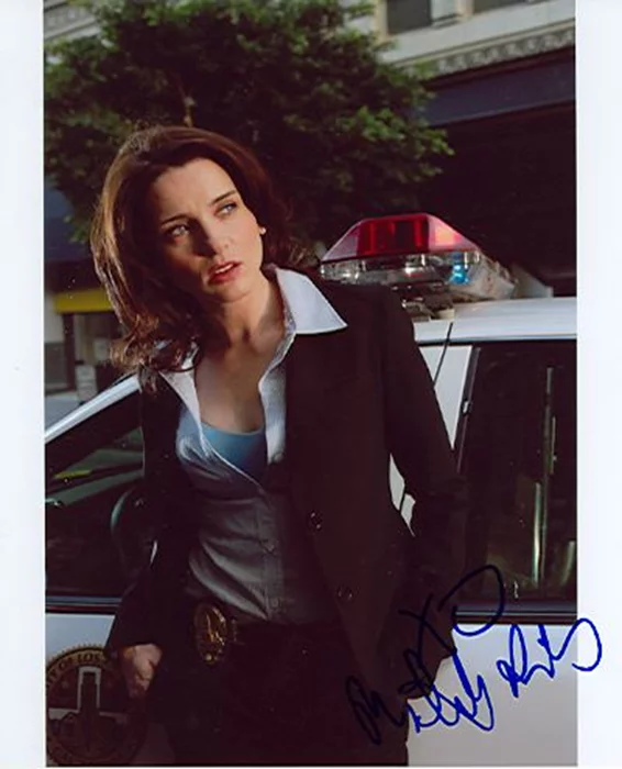 Michelle Hicks autograph
