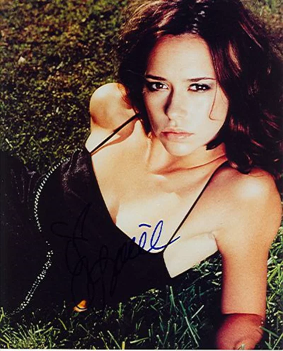 Jennifer Love Hewitt autograph