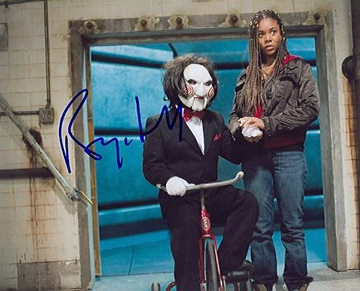 Regina Hall autograph