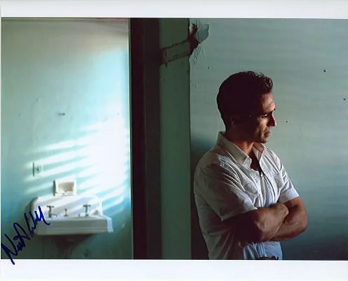 Nestor Carbonell autograph