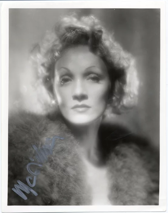 Marl Dietrich autograph