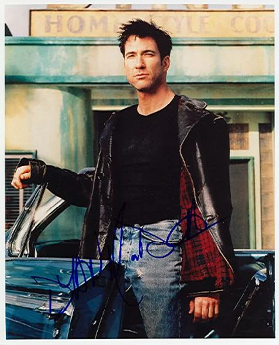 Dylan McDermott autograph