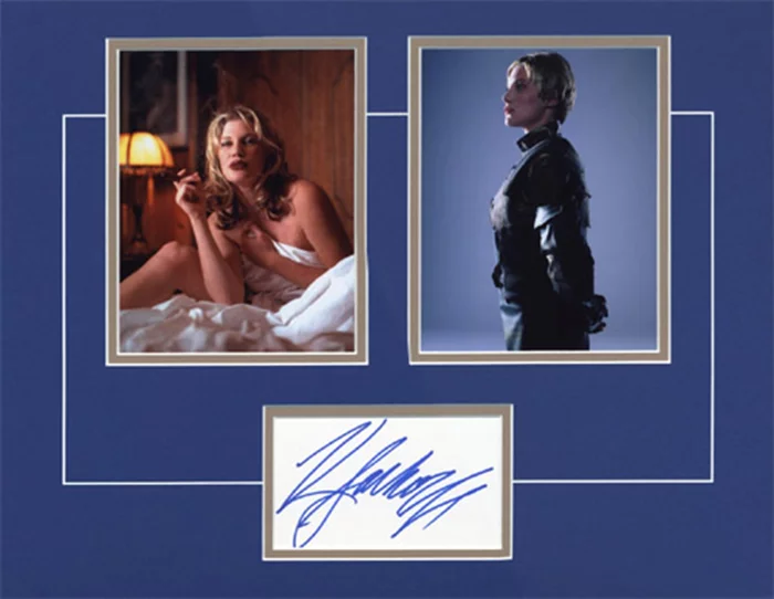 Battlestar Galactica's Starbuck autograph