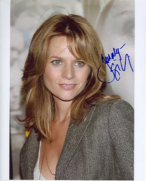 Jessalyn Gilsig autograph