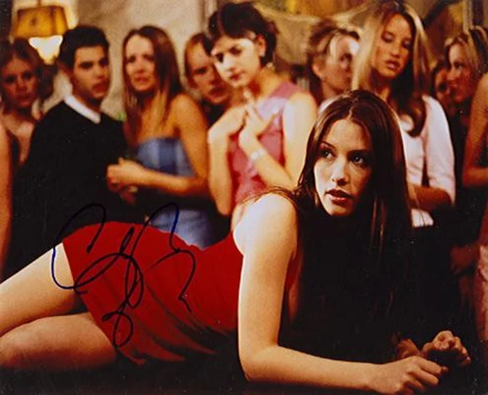 Chyler Leigh autograph