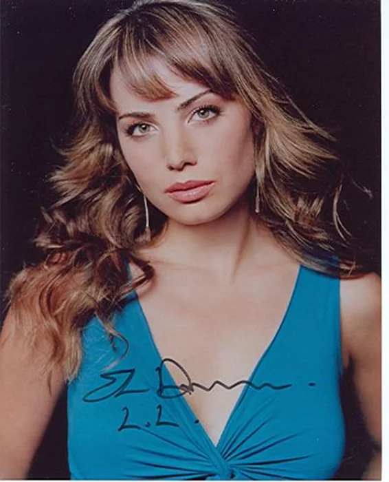 Erica Durance autograph