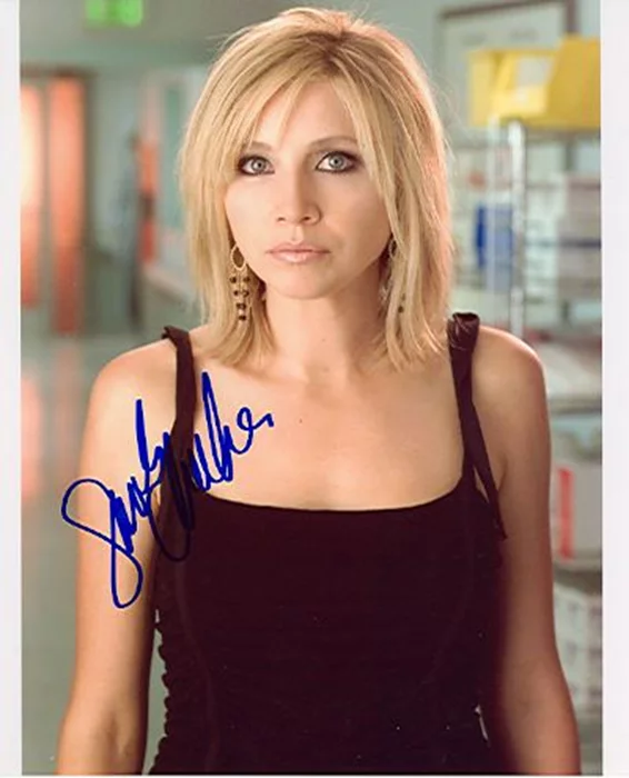 Sarah Chalke autograph