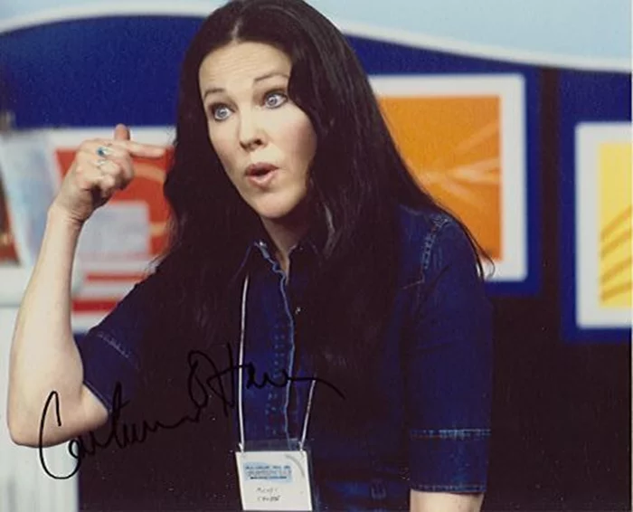 Catherine O'Hara autograph