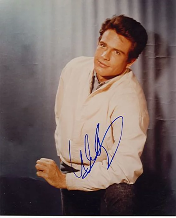 Warren Beatty autograph