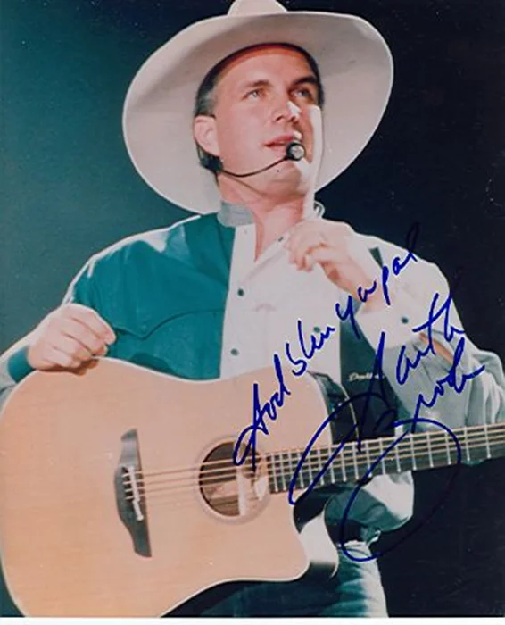 Garth Brooks autograph