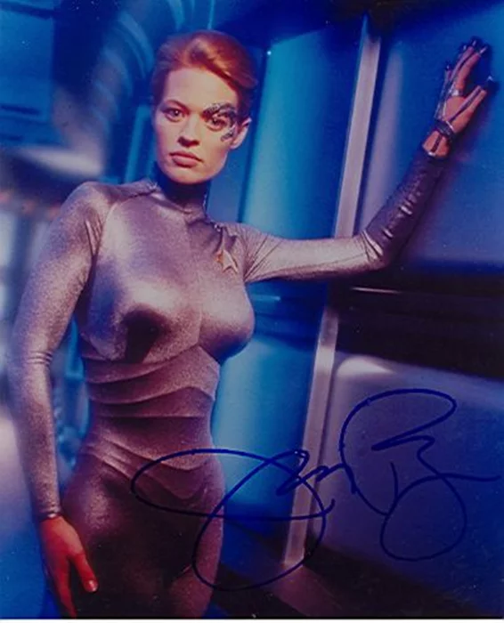 Jeri Ryan autograph
