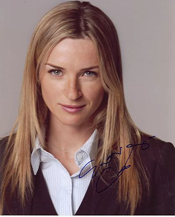 Ever Carradine autograph