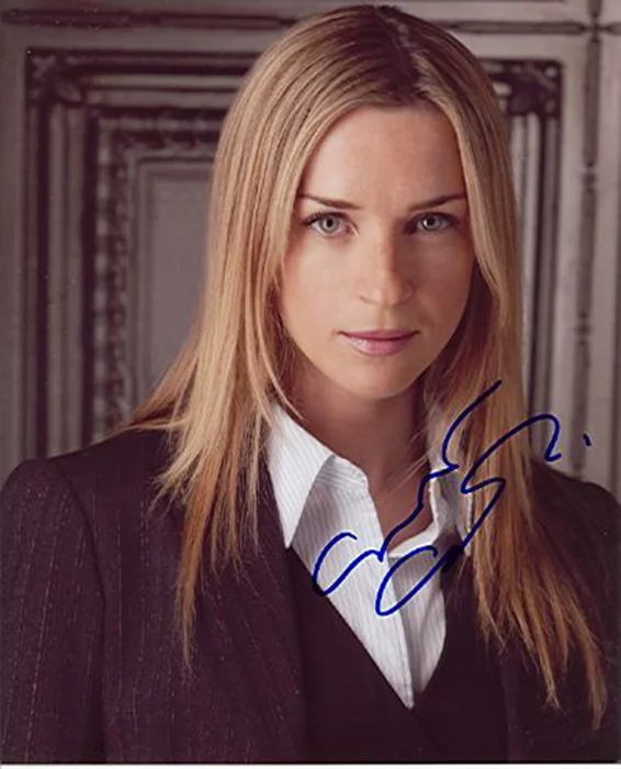 Ever Carradine autograph