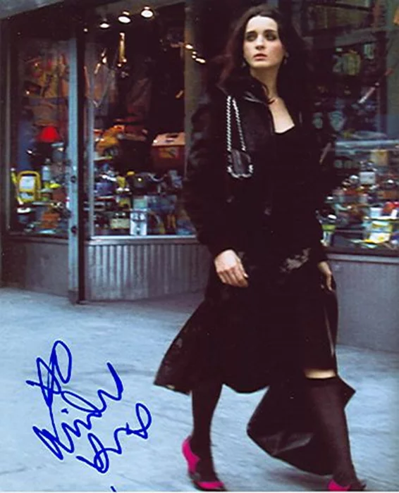 Michelle Hicks autograph