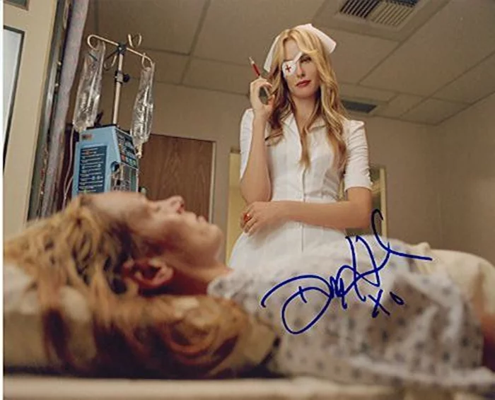 Daryl Hannah autograph