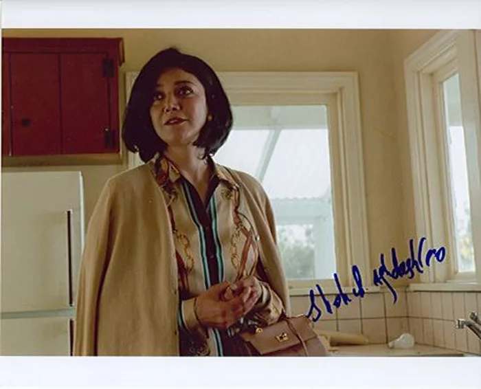 Shohreh Aghdashloo autograph
