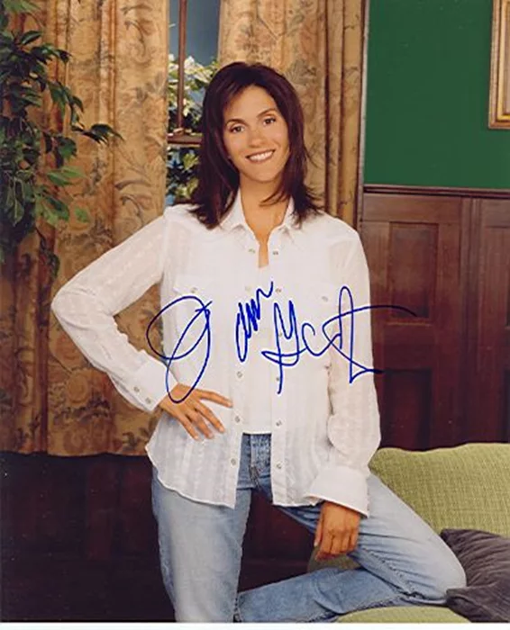 Jami Gertz autograph