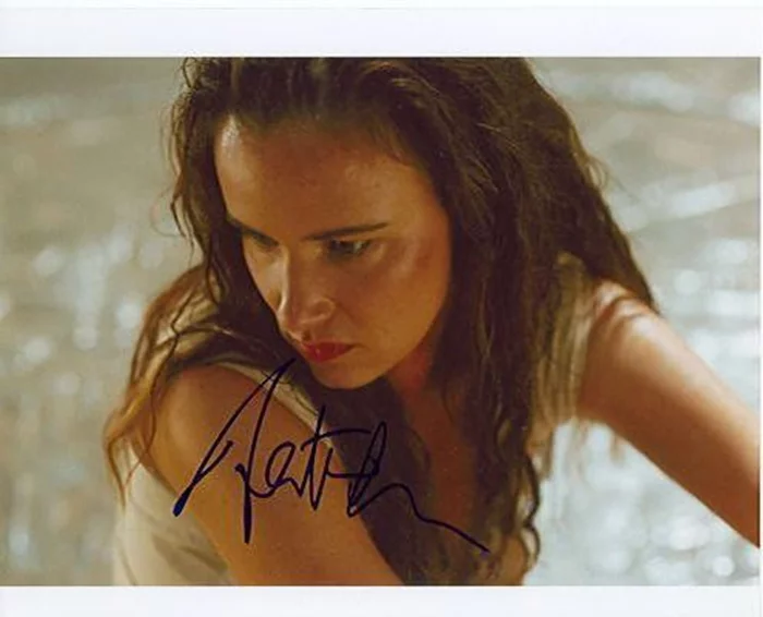 Juliette Lewis autograph
