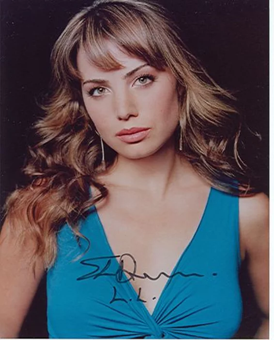 Erica Durance autograph