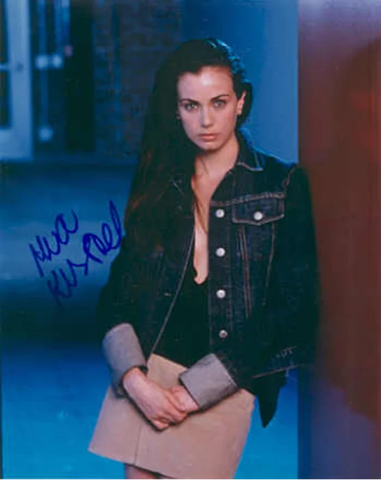 Mia Kirshner autograph