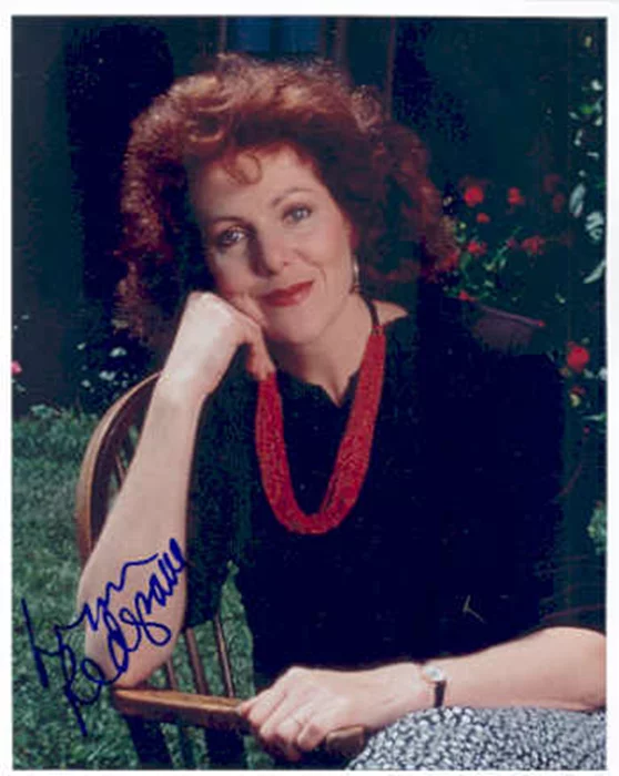 Lynn Redgrave autograph