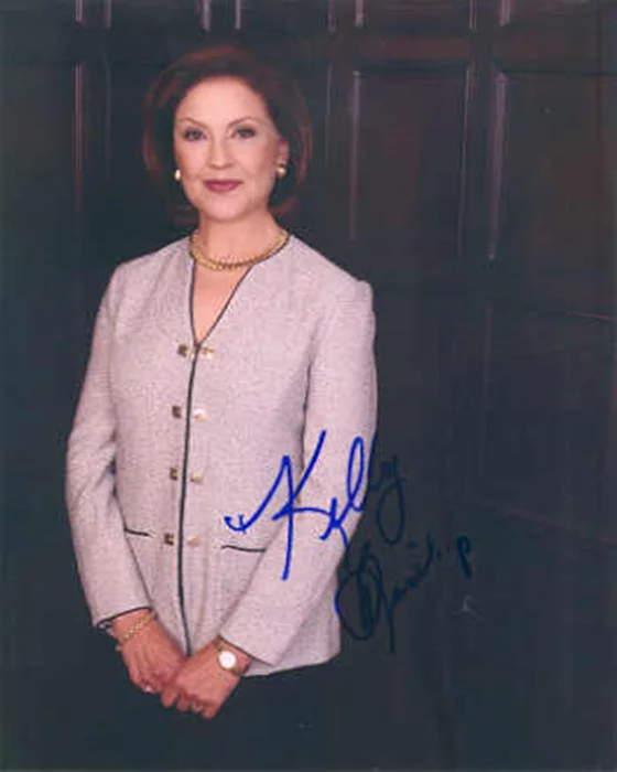Kelly Bishop autograph