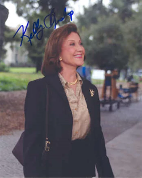 Kelly Bishop autograph