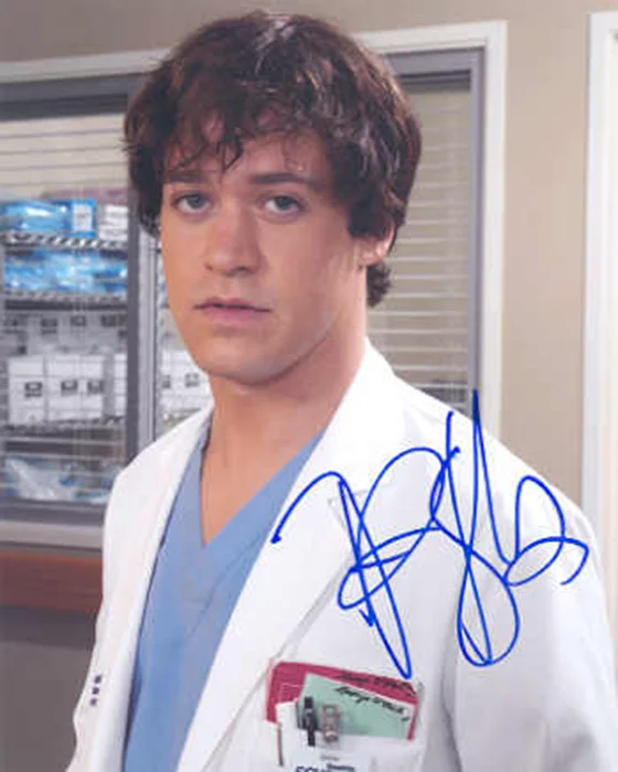 T.R. Knight autograph