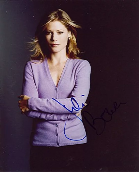Julie Bowen autograph