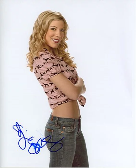 Tori Spelling autograph