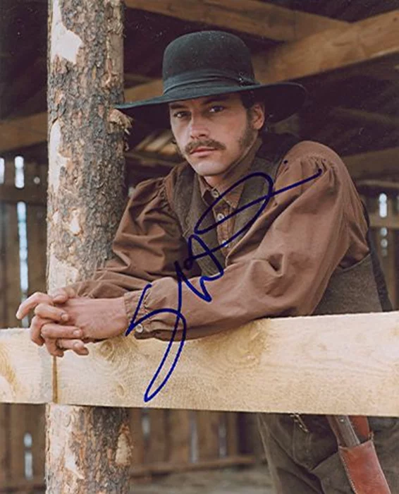 Skeet Ulrich autograph