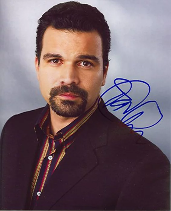 Ricardo Chavira autograph