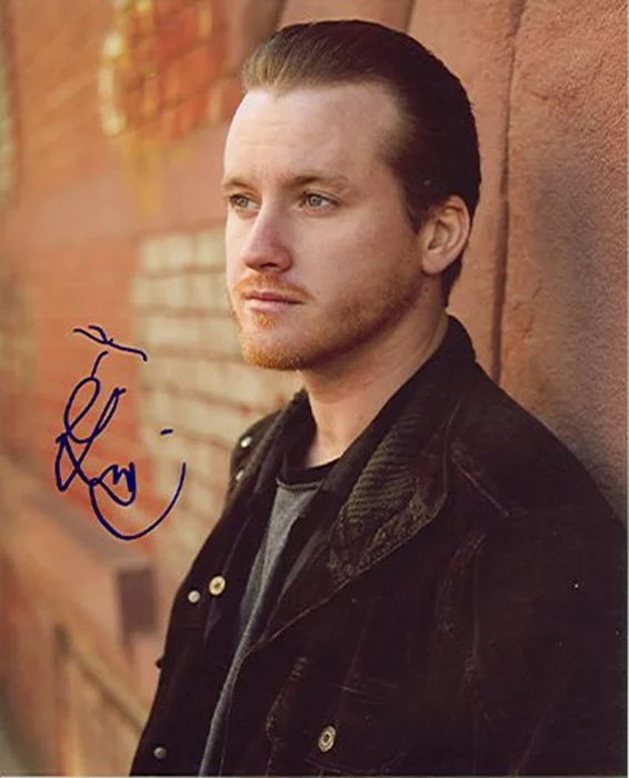 Tom Guiry autograph