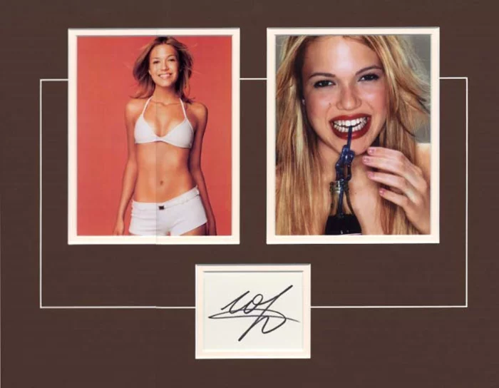 Mandy Moore autograph