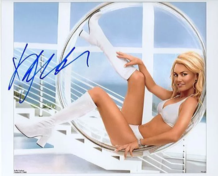 Kelly Carlson autograph