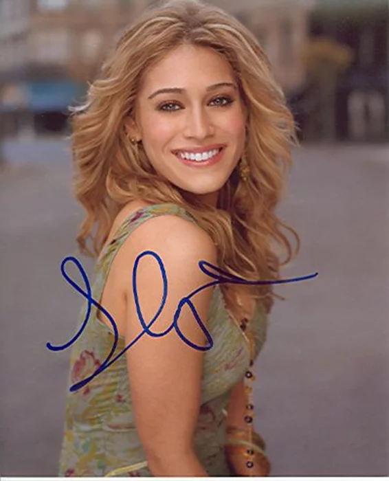 Lizzy Caplan autograph