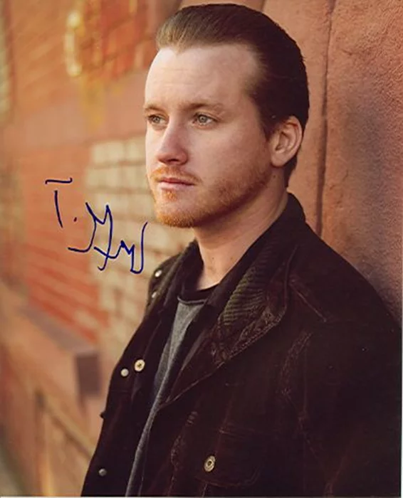 Tom Guiry autograph