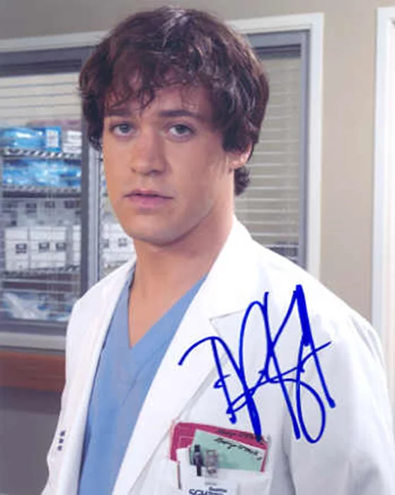 T.R. Knight autograph