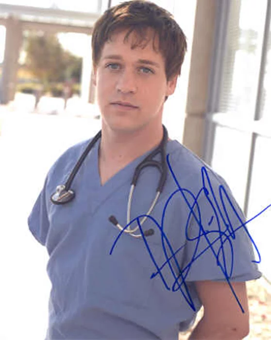T.R. Knight autograph