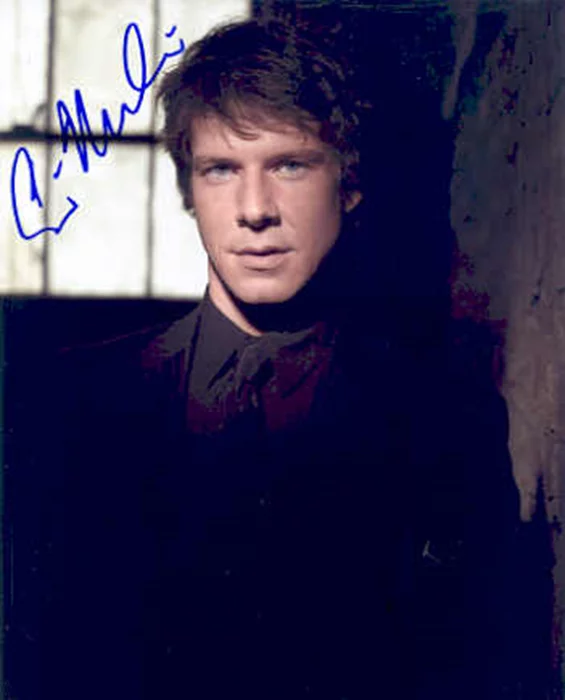 Eric Mabius autograph