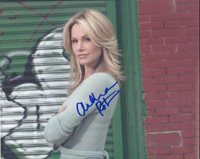 Andrea Roth autograph