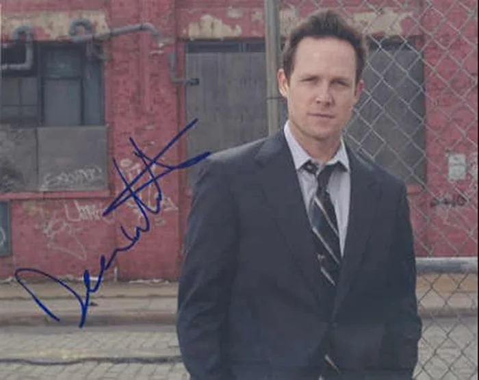 Dean Winters autograph