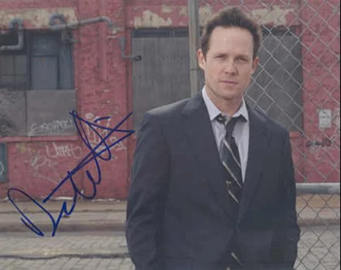 Dean Winters autograph