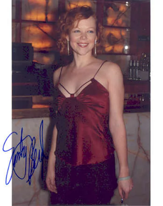 Emily Bergl autograph