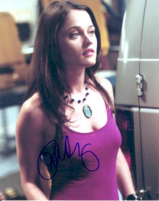Robin Tunney autograph