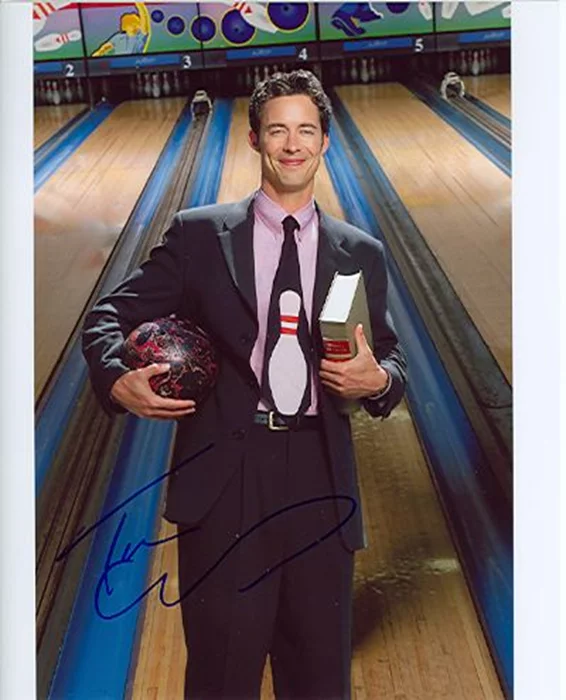 Tom Cavanagh autograph