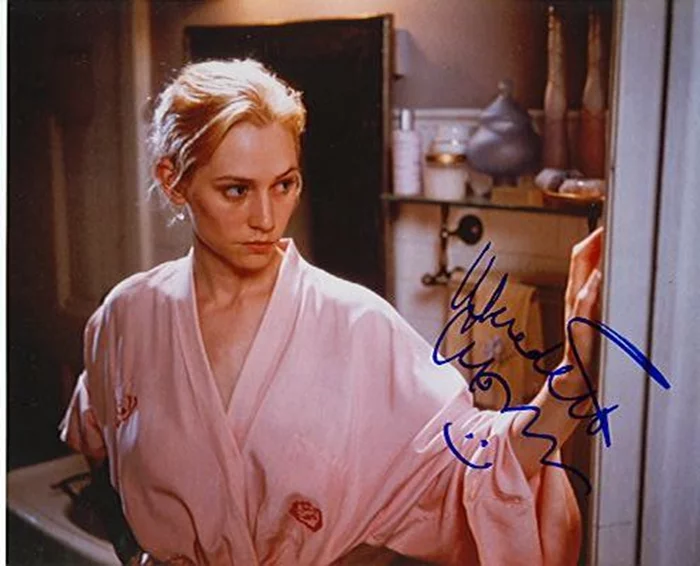 Meredith Monroe autograph