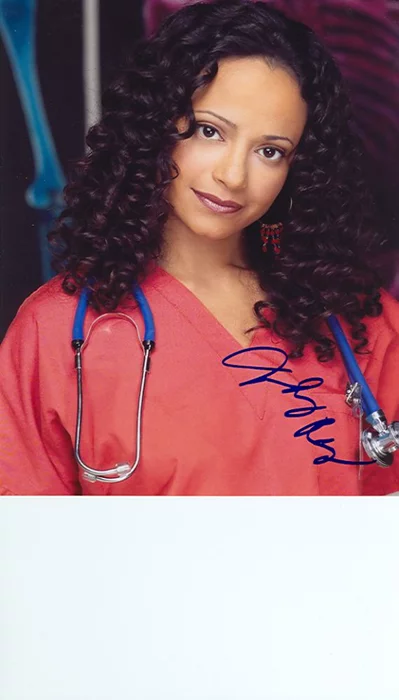 Judy Reyes autograph